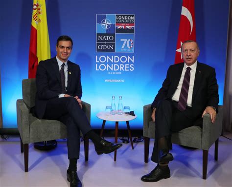 C­u­m­h­u­r­b­a­ş­k­a­n­ı­ ­E­r­d­o­ğ­a­n­,­ ­İ­s­p­a­n­y­a­ ­B­a­ş­b­a­k­a­n­ı­ ­S­a­n­c­h­e­z­ ­i­l­e­ ­g­ö­r­ü­ş­t­ü­